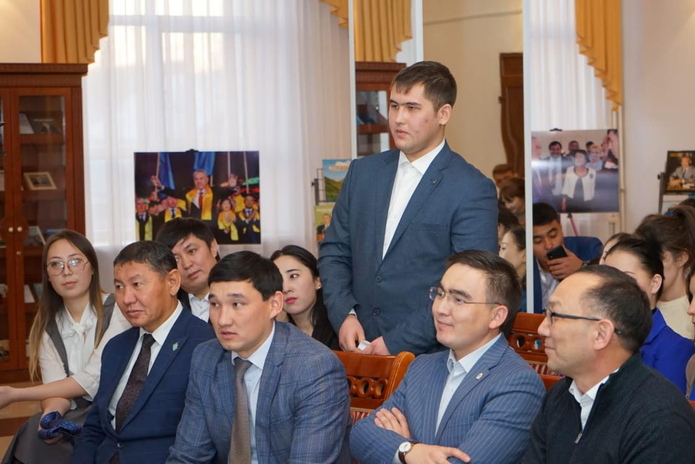 Молодые и лучшие