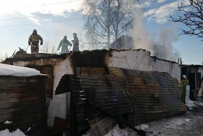 Сгорел в доме