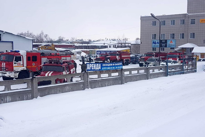 Пожар на складах