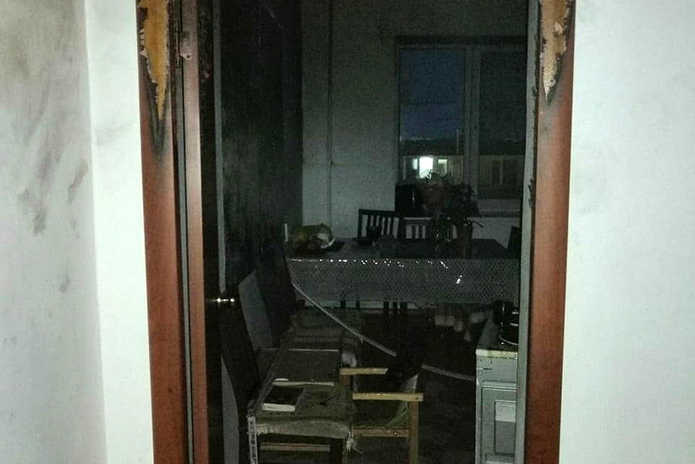 Тушили водой