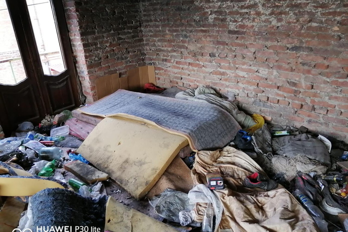 Отправляют в приемники