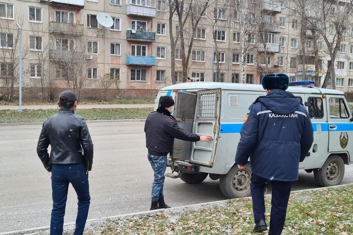 Отправляют в приемники