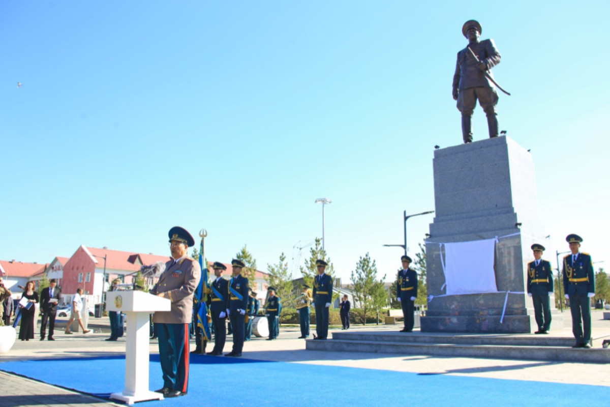 Усть-Каменогорск – Памятник Сагадату Нурмагамбетову открыли в Усть- Каменогорске