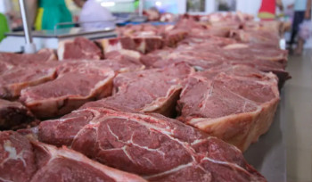 Тысячи животных погибли из-за паводков: что будет с ценами на мясо