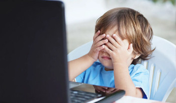Чем опасен интернет для детей во время каникул