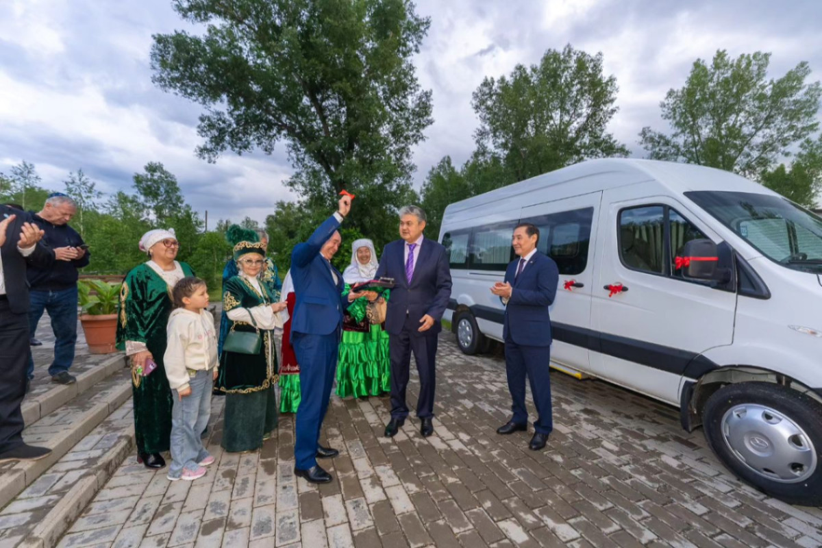 Усть-Каменогорск – Дому дружбы ВКО подарили микроавтобус