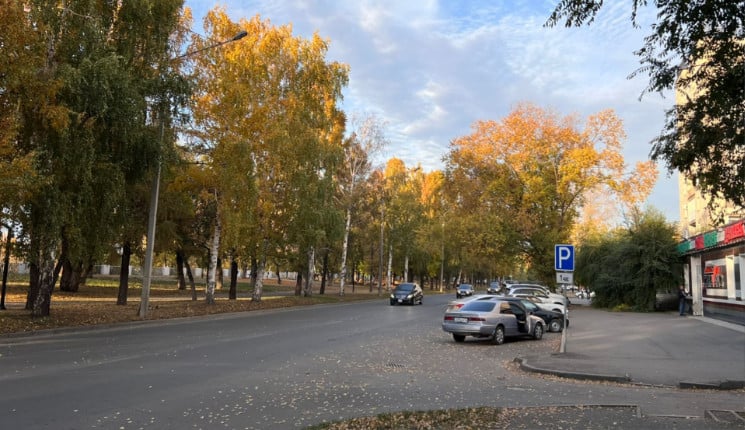 Парковки вдоль дорог сносят в Усть-Каменогорске