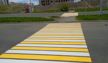 В Усть-Каменогорске обновляют пешеходные переходы