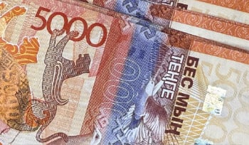 Темпы роста зарплат в Казахстане замедляются все сильнее