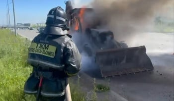 В Усть-Каменогорске сгорел трактор