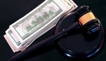 Транспортный прокурор ВКО признал в суде получение 30 млн тенге