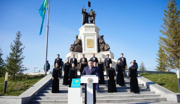 Церемония поднятия Государственного флага прошла на востоке Казахстана