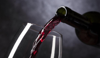 Мошенничество с лицензиями на алкоголь угрожает ВКО