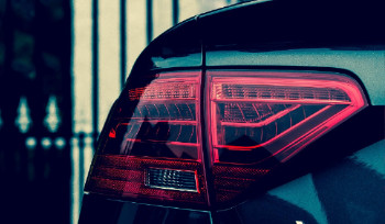 Регистрация легковых авто рухнула в Казахстане