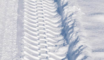 957 единиц техники будут чистить дороги ВКО зимой