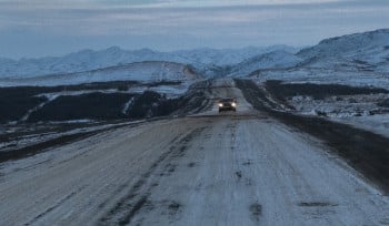 Дождь и снег усложняют движение по трассам ВКО