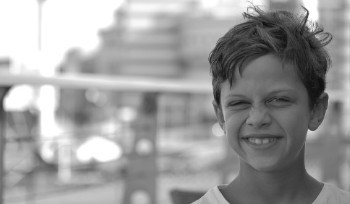 Платить деньги детям и проводить внезапные проверки школ будут в Казахстане