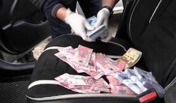 В Усть-Каменогорске грабитель забрался в дом и вынес деньги и украшения