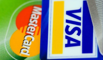 Жительница Казахстана приняла на карту около 400 переводов за продажу наркотиков