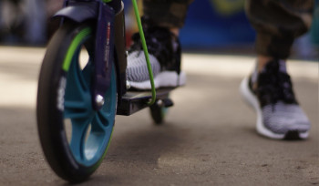 В Казахстане дешевеют машины и дорожают электросамокаты