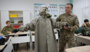В Казахстане школьников будут тщательнее готовить к армии