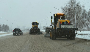 Снегопад влияет на дорожную обстановку Усть-Каменогорска