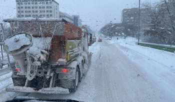 В Усть-Каменогорске снег шел быстрее, чем его удавалось убирать
