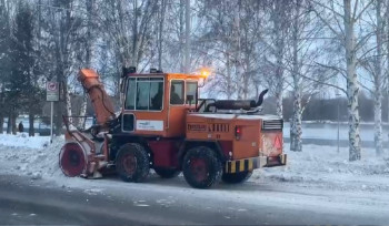 В Усть-Каменогорске на улицах работает шнекоротор