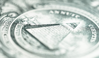 С начала года курс тенге укрепился на 2,4% – Нацбанк