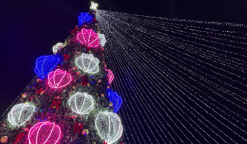 В Усть-Каменогорске зажгли главную ёлку области