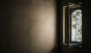 13-летний подросток прыгнул с многоэтажки в Усть-Каменогорске