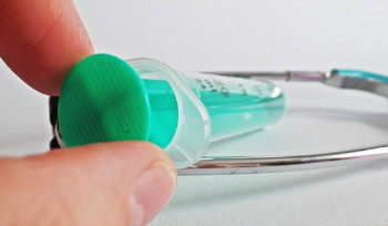 Социально значимые заболевания в Казахстане будут лечить без страховки