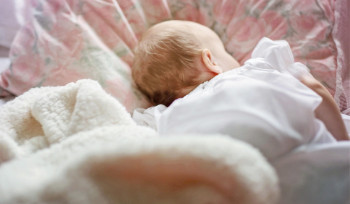 Годовалую девочку, рожденную в Великобритании, вернули в Казахстан