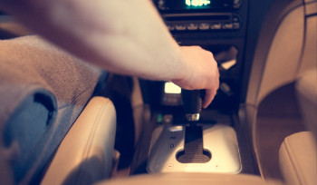 В каком месяце казахстанцы чаще всего получали водительские права