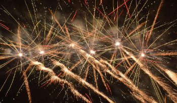Новогодние салюты Усть-Каменогорск запустит на шести площадках сразу