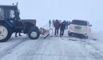 В ВКО из-за гололеда три автомобиля сошли с междугородней трассы