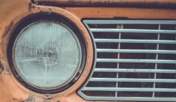 С 2026 году налог на транспорт в Казахстане считается по-новому