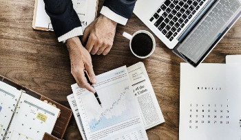 Glencore выставляет на продажу 70% Kazzinc - Reuters