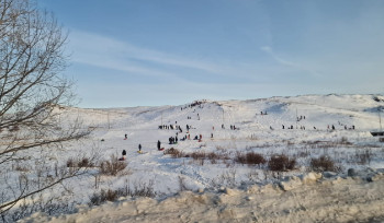 Зона отдыха на горе Чечек не вмещает всех желающих