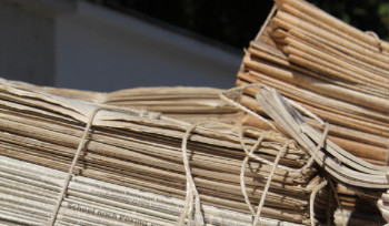 В Усть-Каменогорске вычищают квартиру, забитую хламом