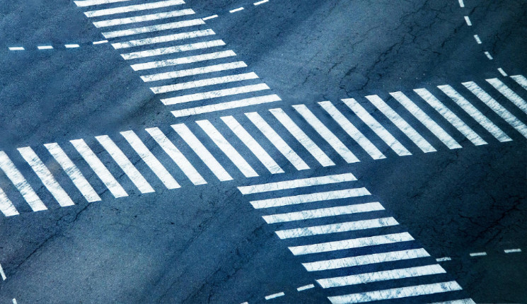 В Усть-Каменогорске на перекрестках водители снова начали разъезжаться левыми бортами