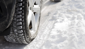 Экстремальная зима в ВКО: дорожники рассказали про сложности сезона