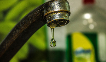 Дом пошёл трещинами после аварии в Усть-Каменогорске