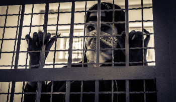 Мошенники заманивают граждан РК на работу зарубеж в рабские условия