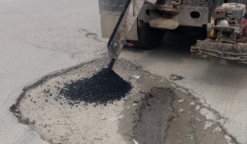 В Усть-Каменогорске снова ремонтируют Иртышский мост