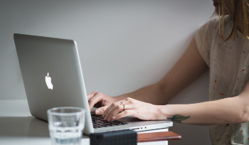 Работодатели РК больше не могут увольнять одиноких родителей, у которых есть дети до 14 лет