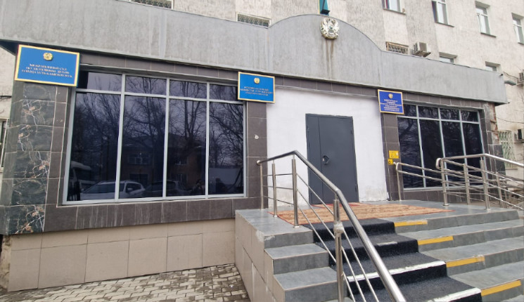 Экс-аким Усть-Каменогорска полностью признал вину в суде