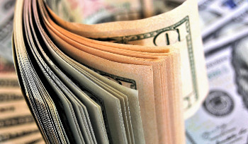 Бывшие супруги не могут узнавать о банковских счетах и средствах на них