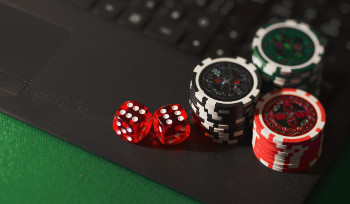 Департаментом АФМ разыскивается казахстанский блогер, соорганизатор онлайн-казино mellstroygame