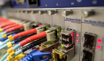 Сёла Казахстана подключают к быстрому интернету